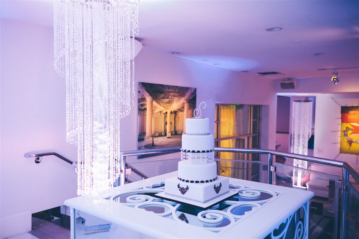 Sagamore Southbeach Wedding Cake