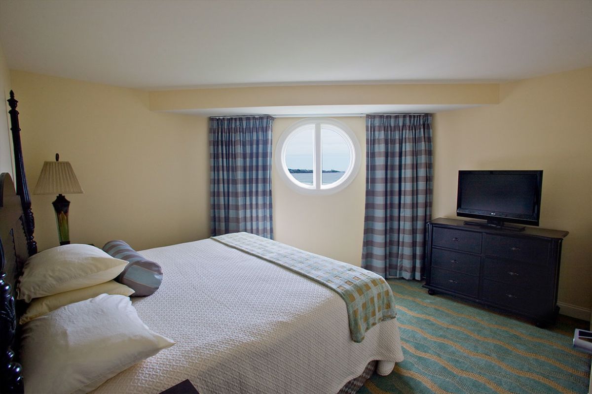 anchorageinn-ocean-one-king-seperate