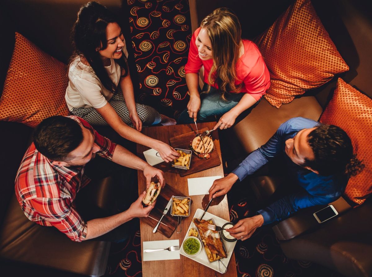 group-eating