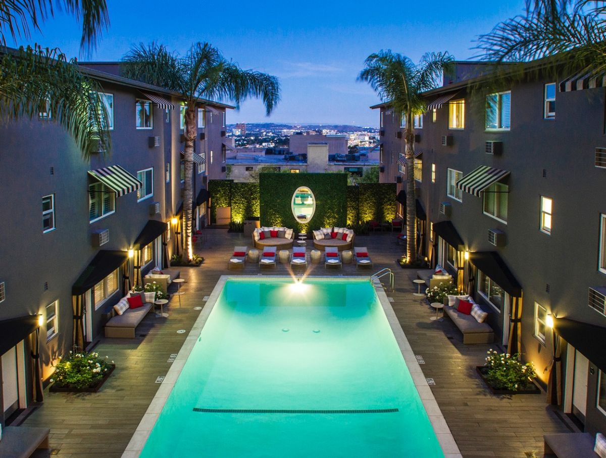 Grafton-poolside