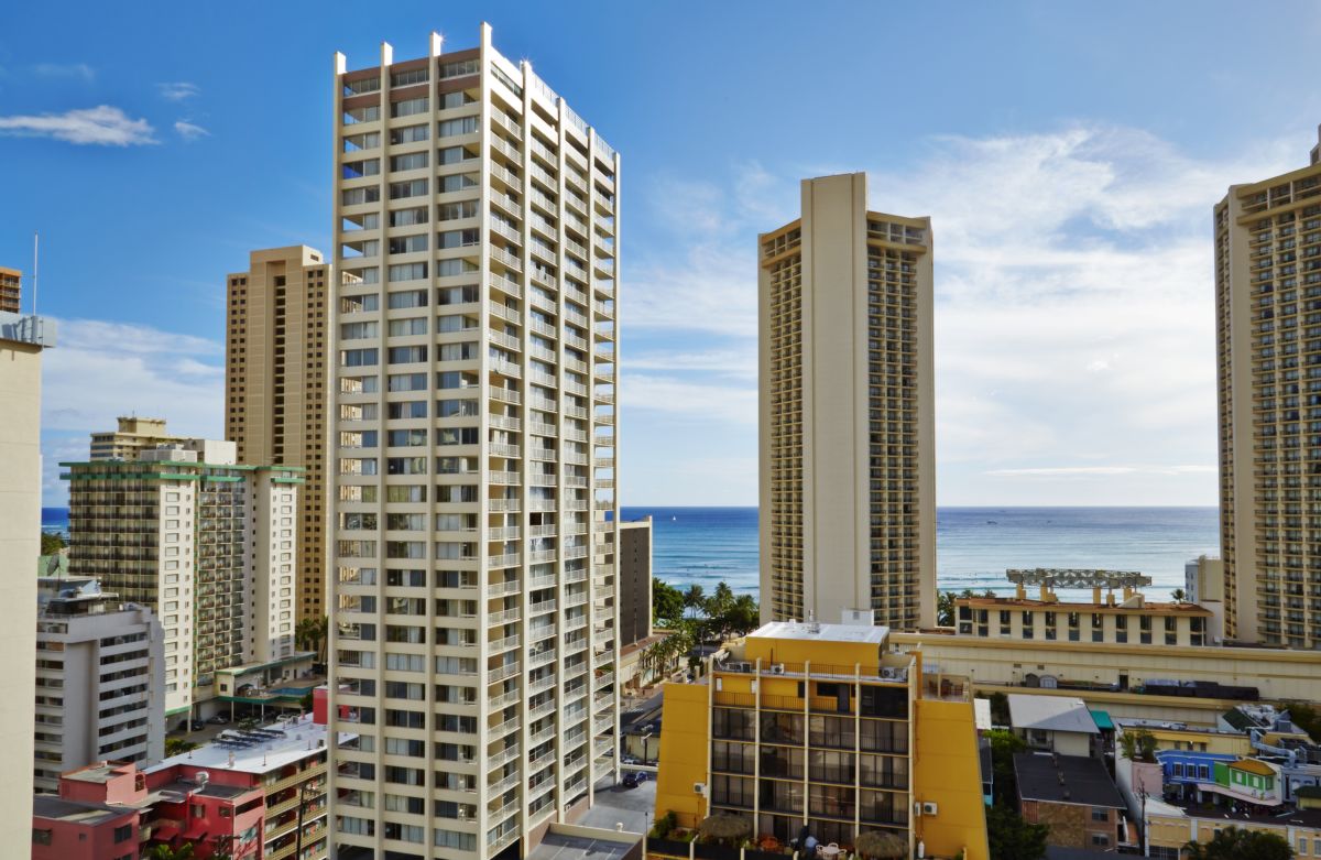 Pacific-Monarch-Exterior-Horizontal-B