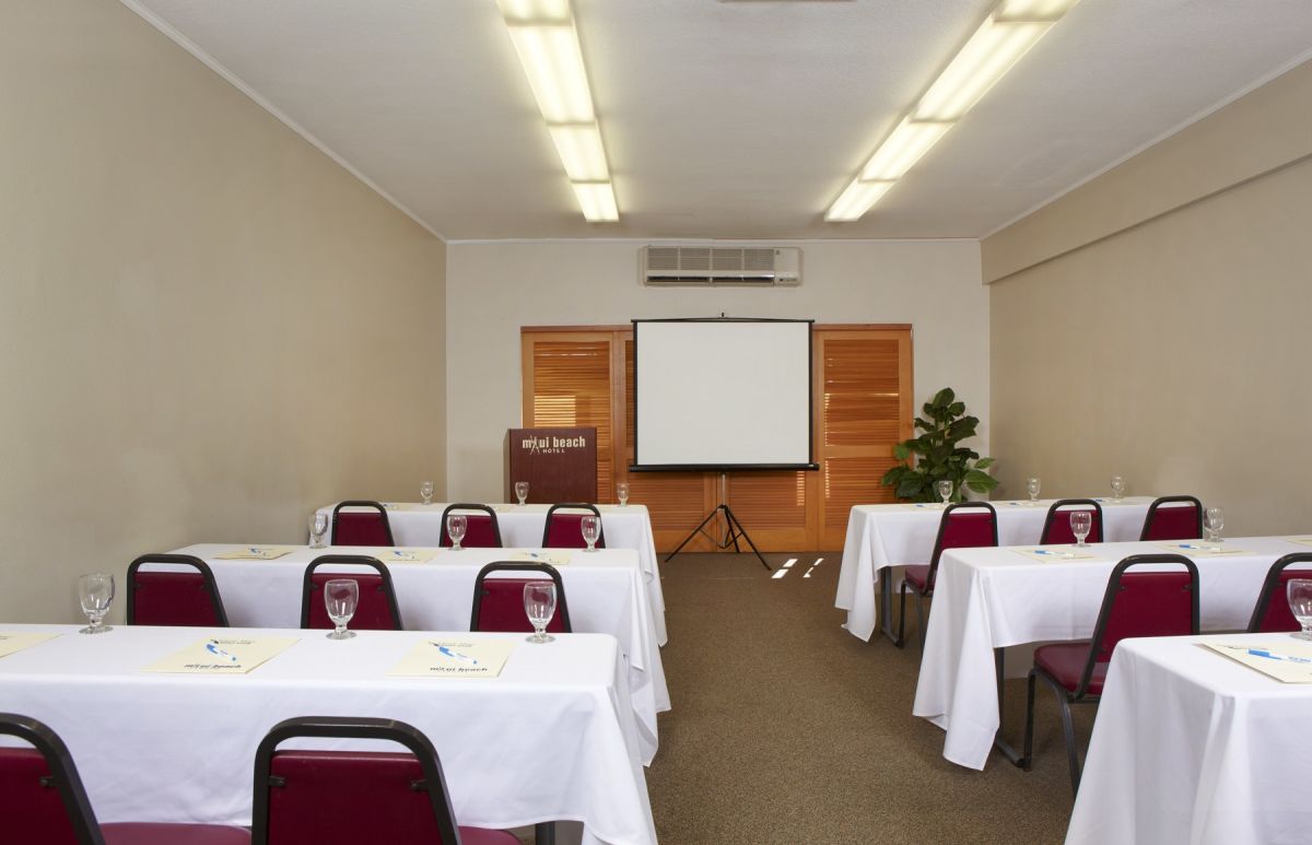 Maui-Beach-Hotel-Meeting-Room (1)
