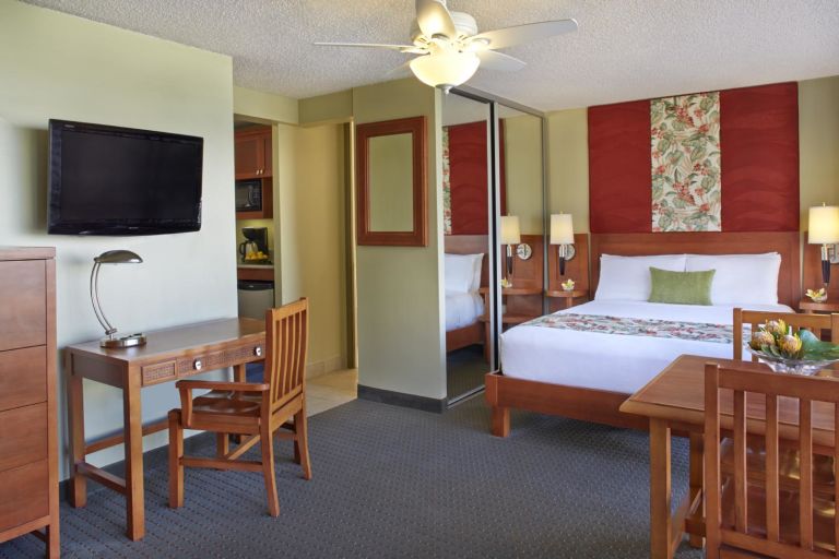 Pacific-Monarch-Studio-Kitchenette-B
