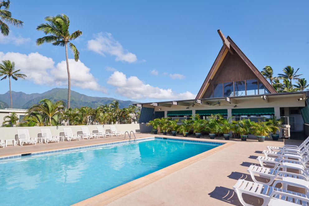 Maui-Beach-Hotel-Pool-023-4000X2667