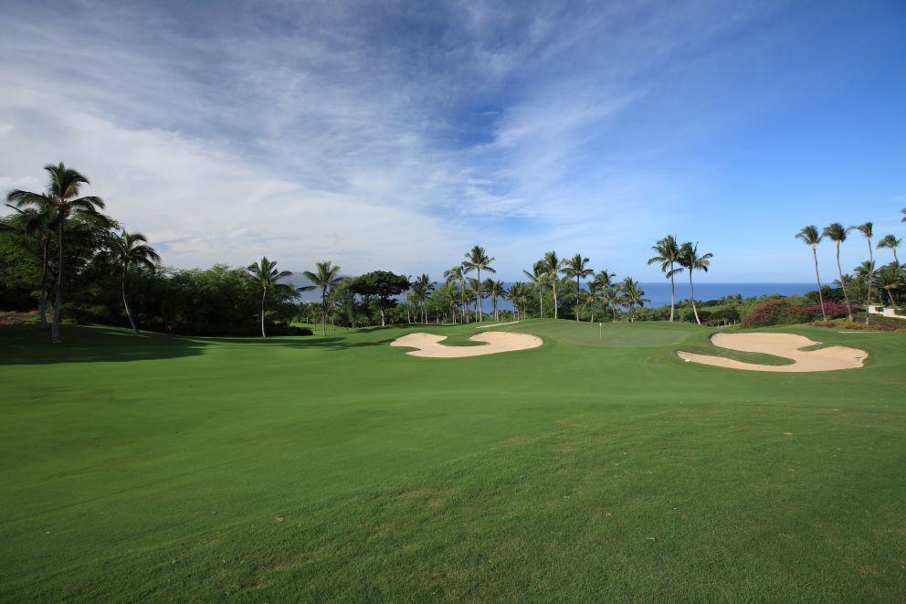 golfing on maui
