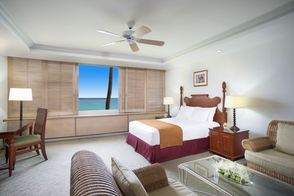 Maui-Beach-Hotel-Oceanfront-Suite