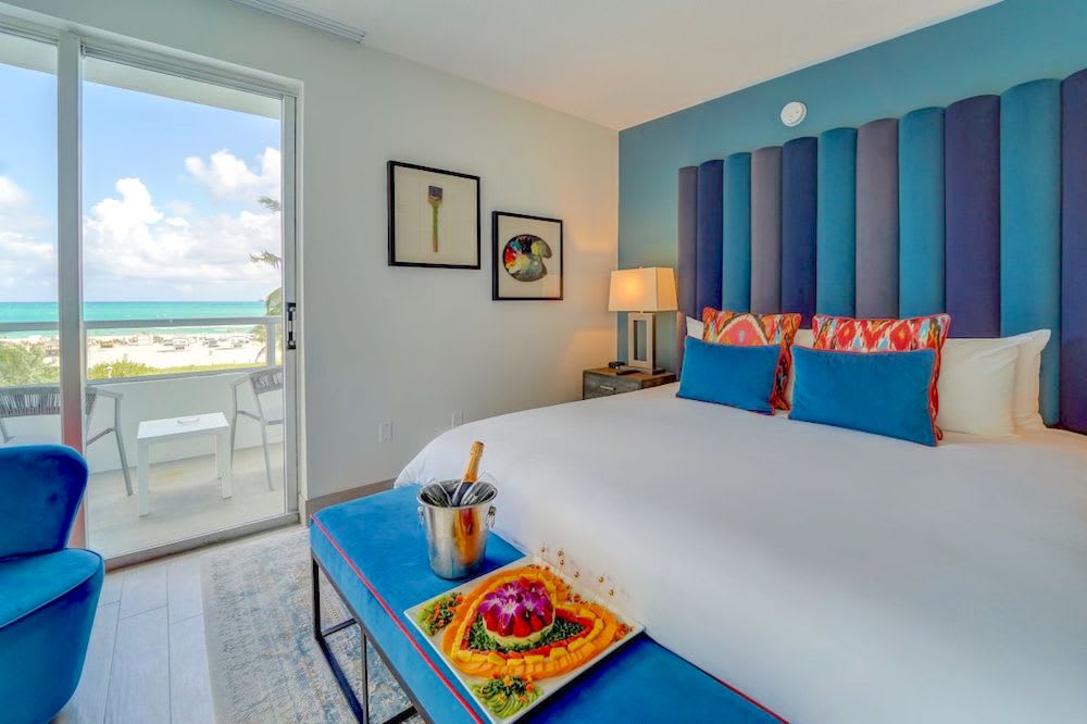 sagamore-hotel-room-beach-view