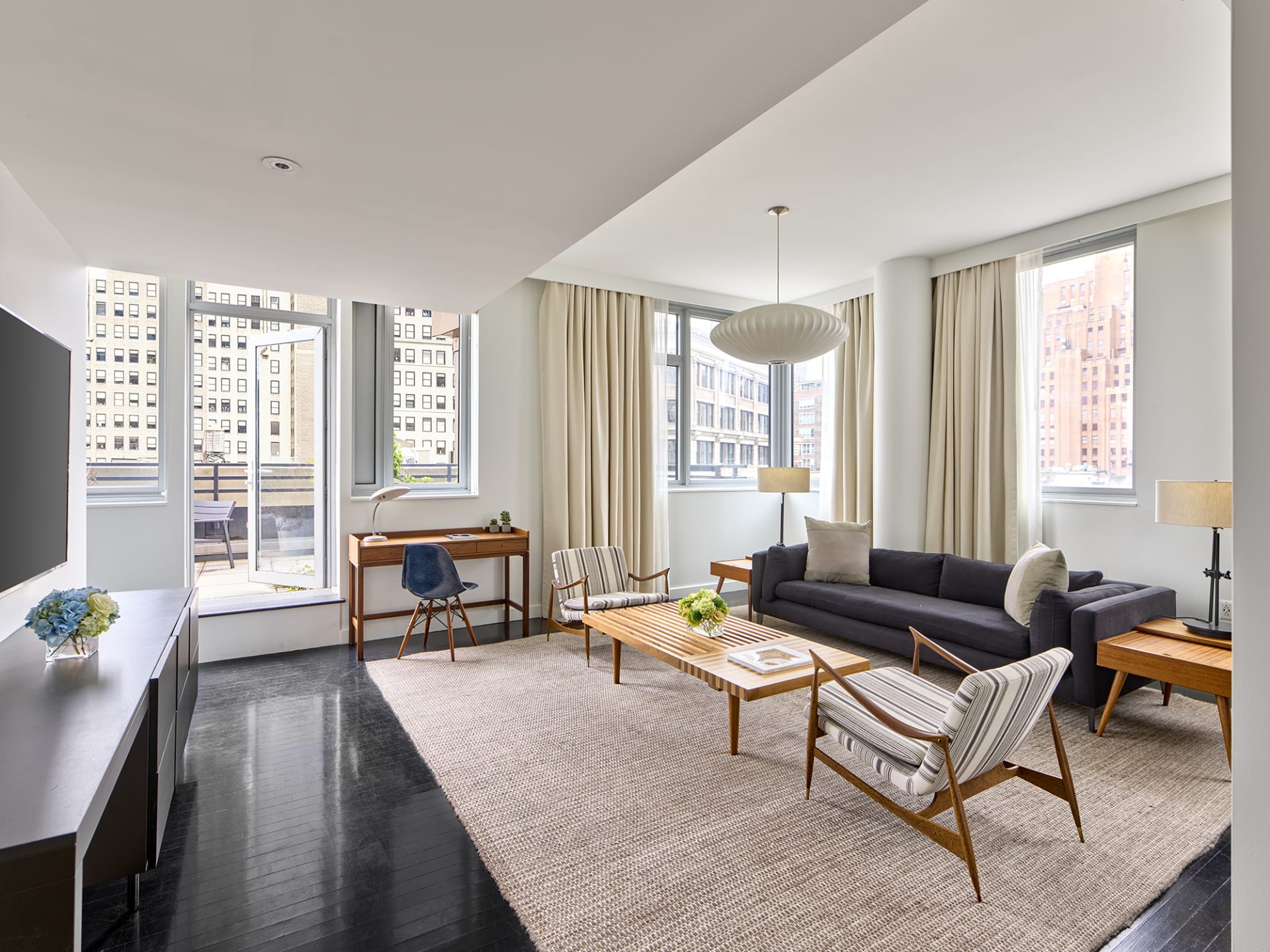 Make It Extra Suite