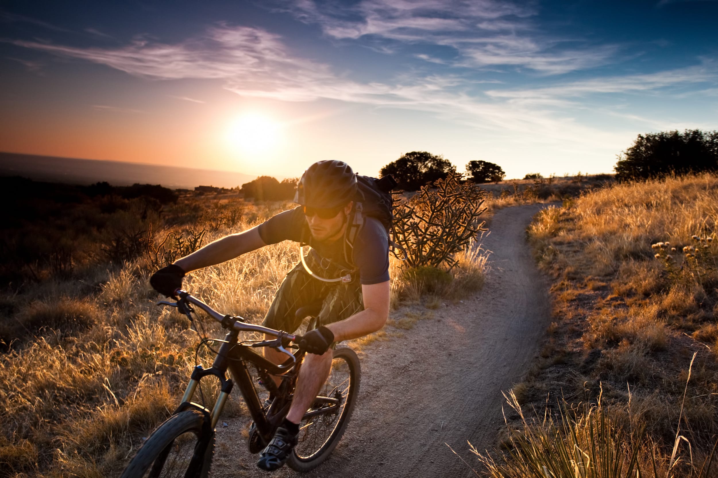 mountain-biking-in-the-arizona-desert