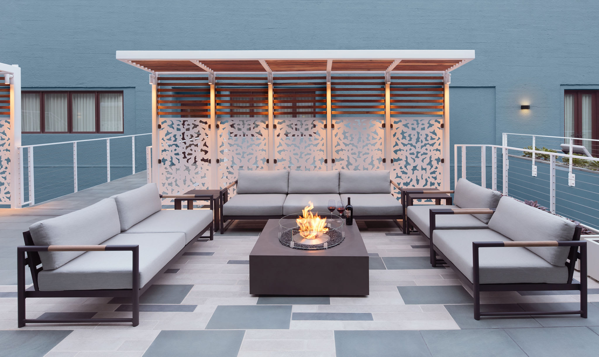 Courtyard Firepit Lounge