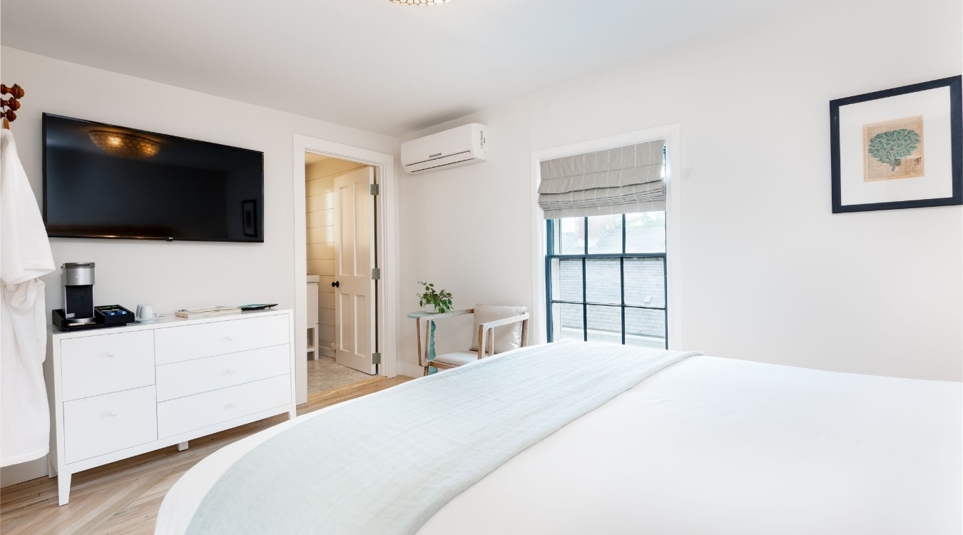 Veranda Queen Deluxe bedroom