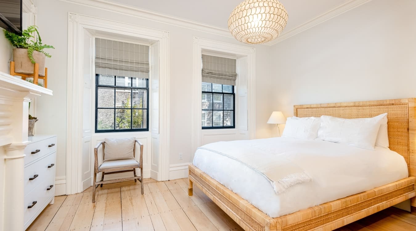 Chapman Queen Deluxe bedroom