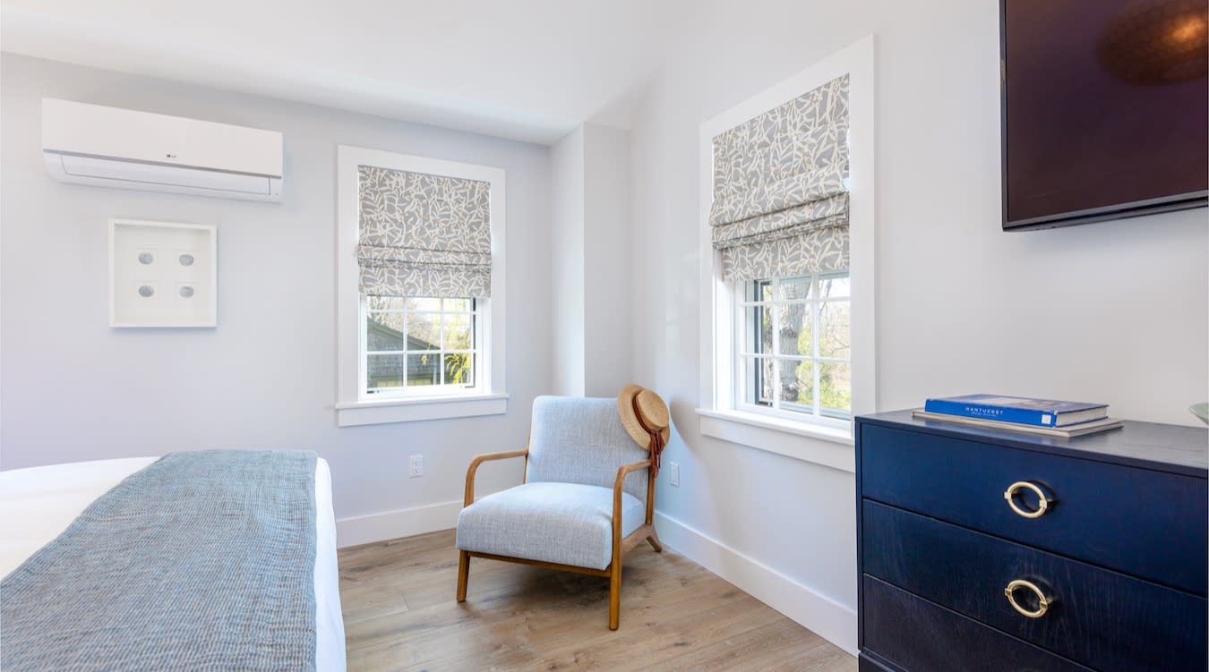 Regatta King Deluxe bedroom