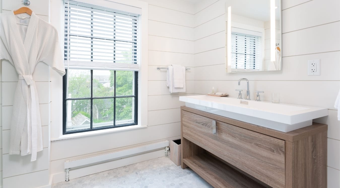 Veranda King Suite bathroom