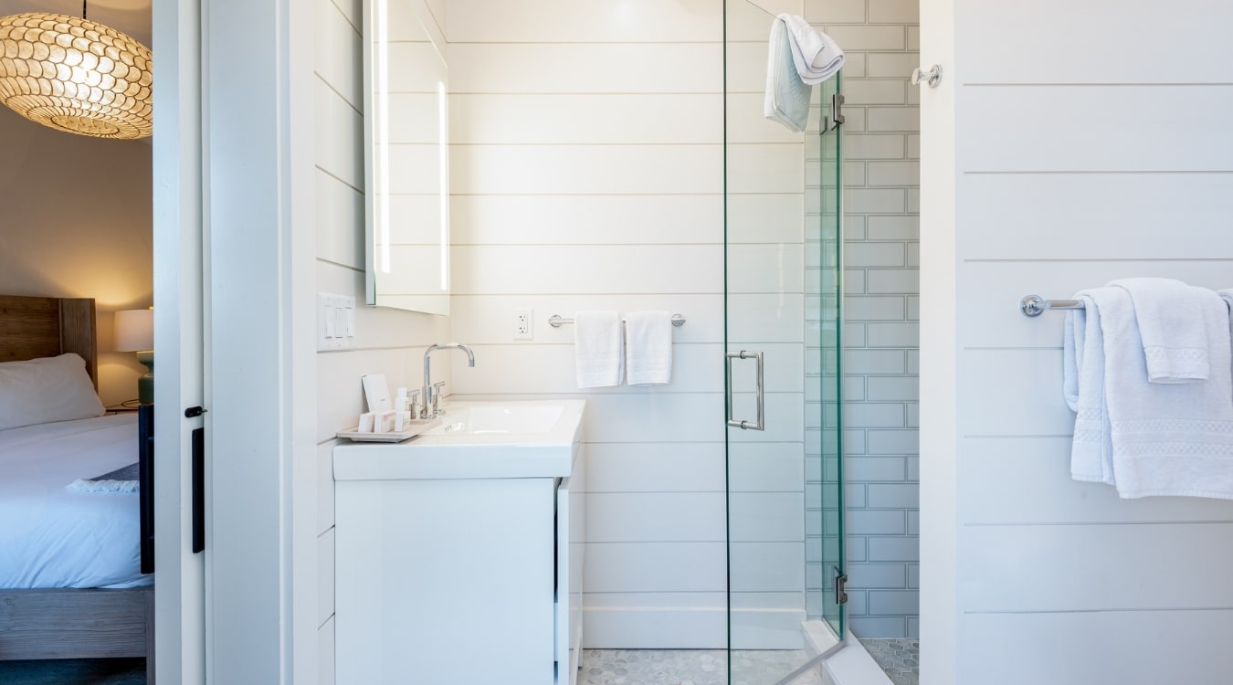 Veranda King Deluxe Balcony bathroom