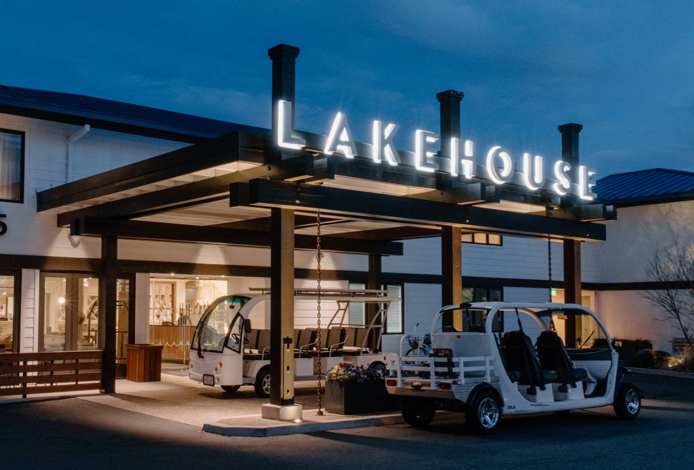 lakehouse-exterior
