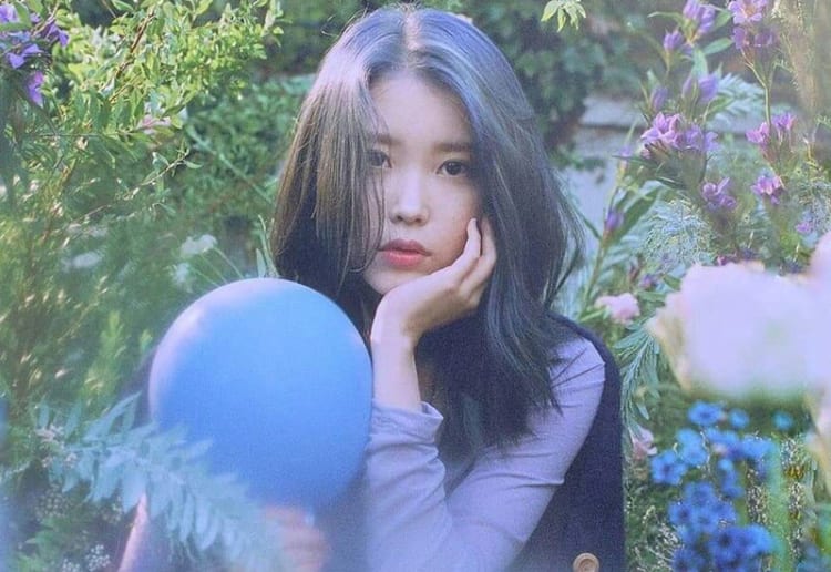 Lirik Lagu Love Poem – IU (Hangul, Latin, English, Indonesia)