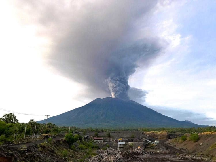 Gunung Berapi Paling Aktif di Indonesia hingga 2018