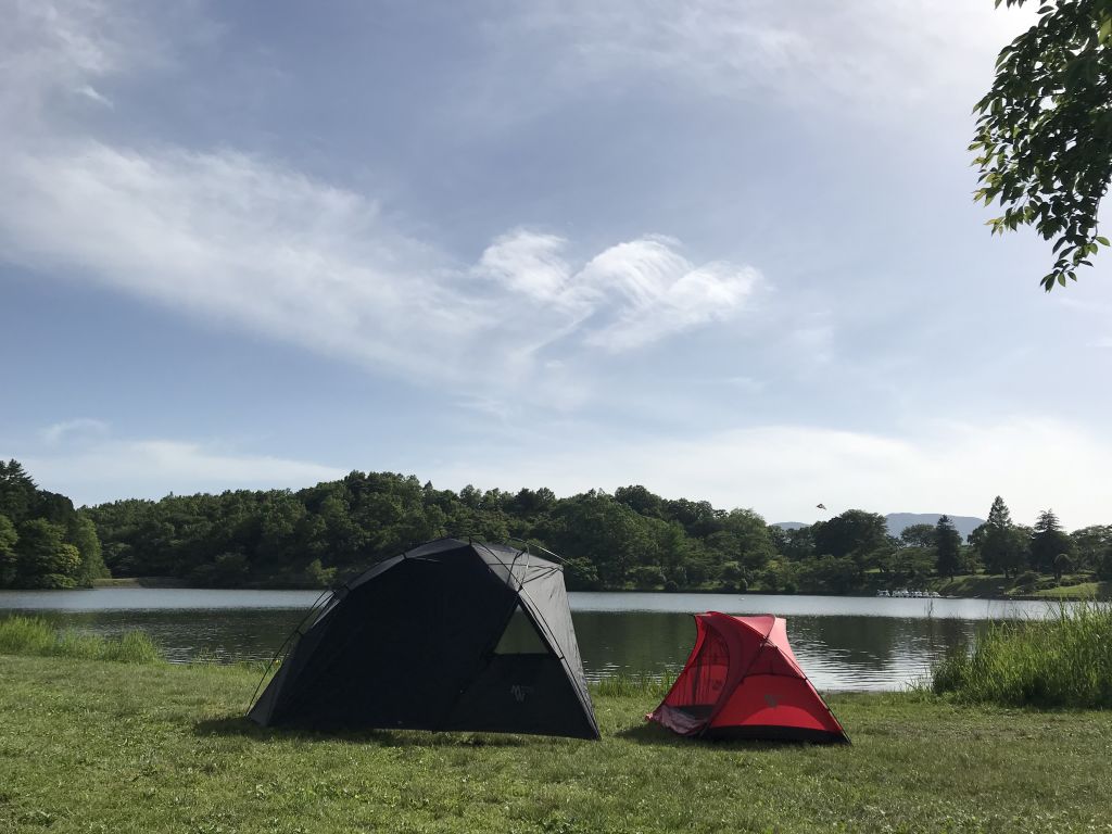 텐트와 쉘터, 따로 구획이 정해져 있지 않아 더 좋았다.
