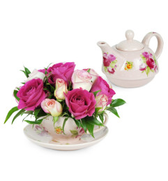 Teacup of Roses with Teapot