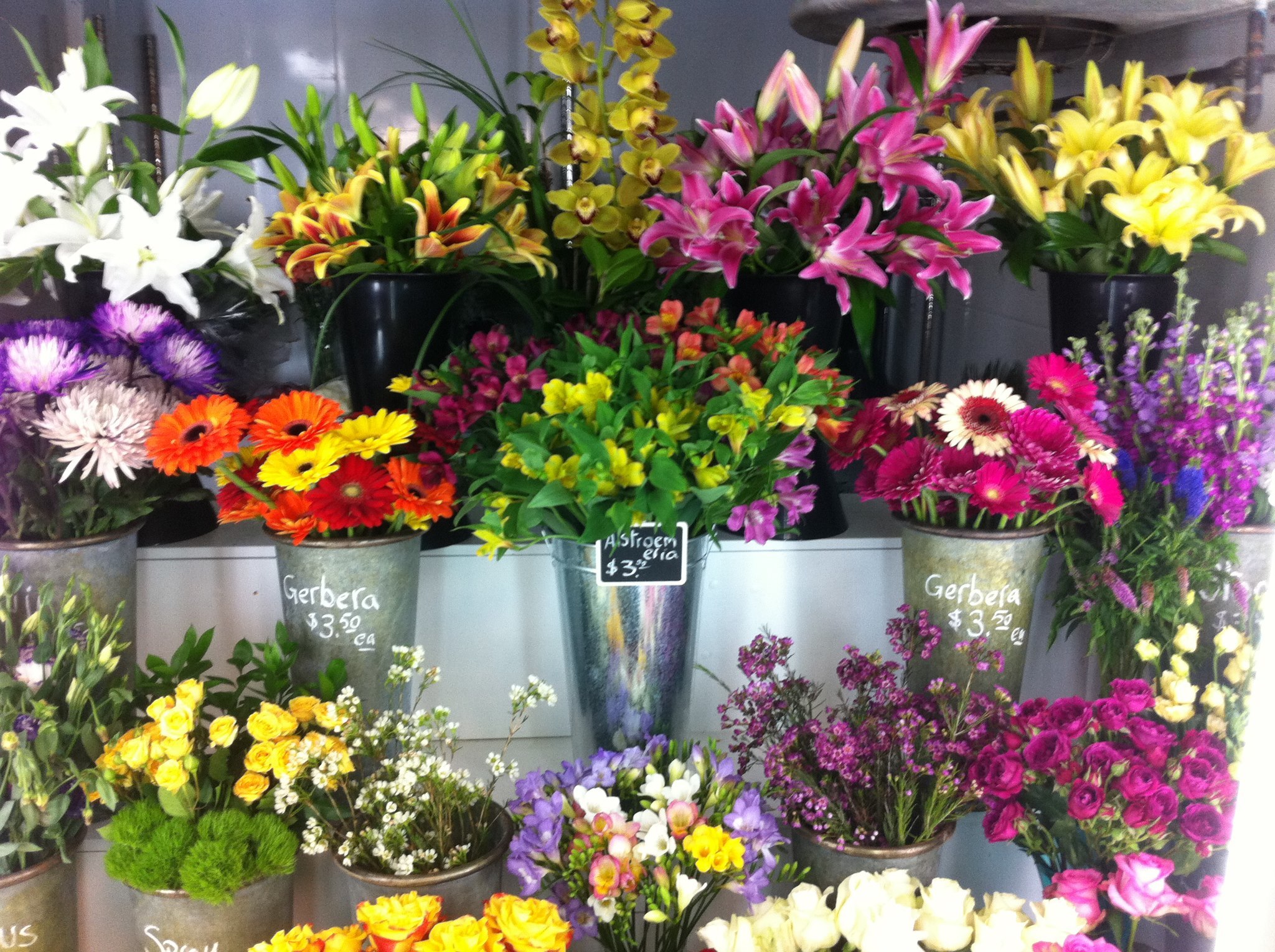 Flowers Delivery Richmond Picture Desire Florist In Manhattan Beach Flower Delivery Valentine 39 S Day Arrangement That Is Sure To Stun Your