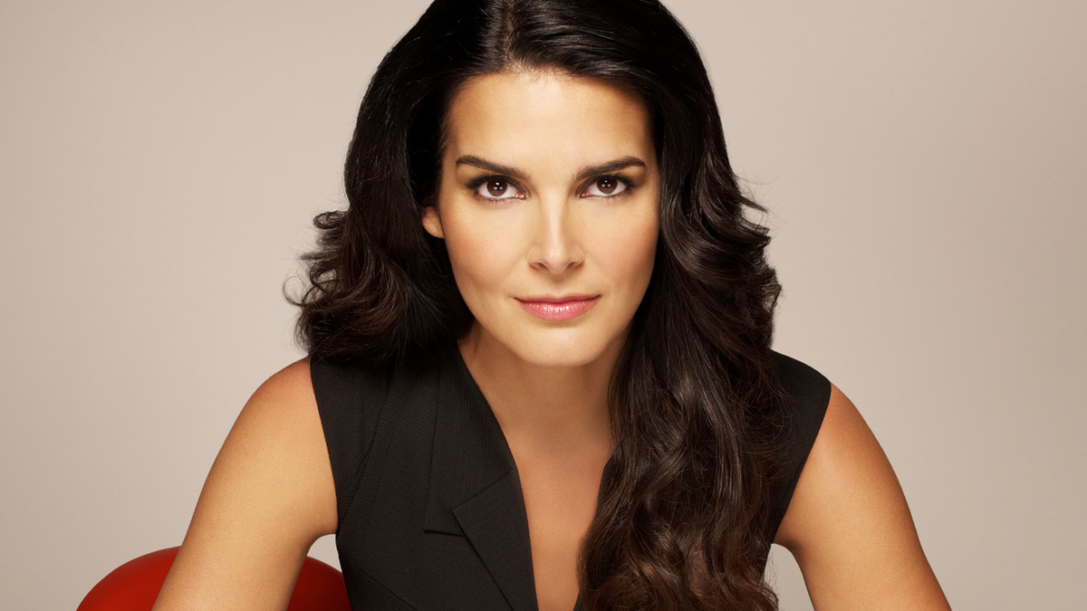 Angie harmon