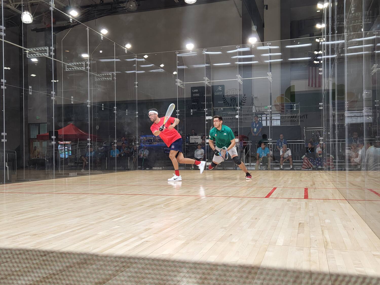 Alex Landa serves to Rodrigo Montoya