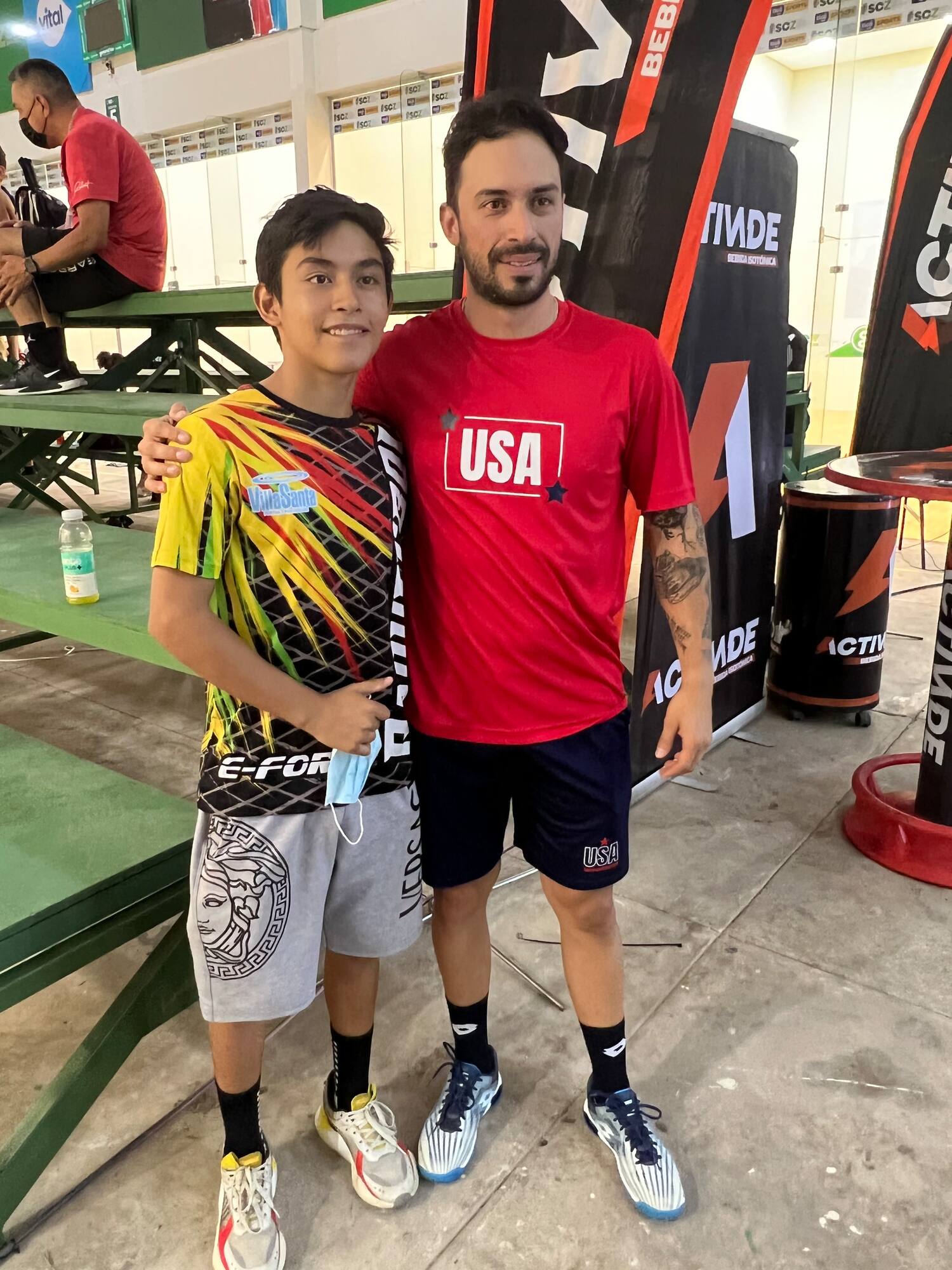Alex Landa and a fan at the Pan American Racquetball Championships