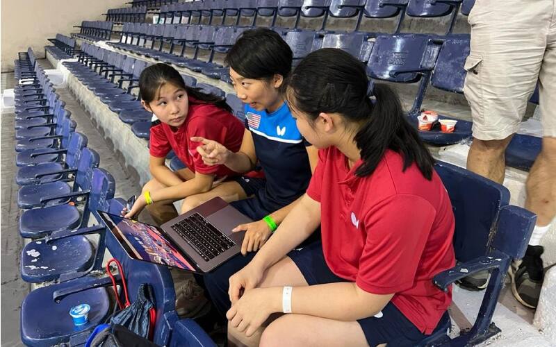 Aria Shi & Mandy Yu pre-match meeting with Coach Wu Yue
