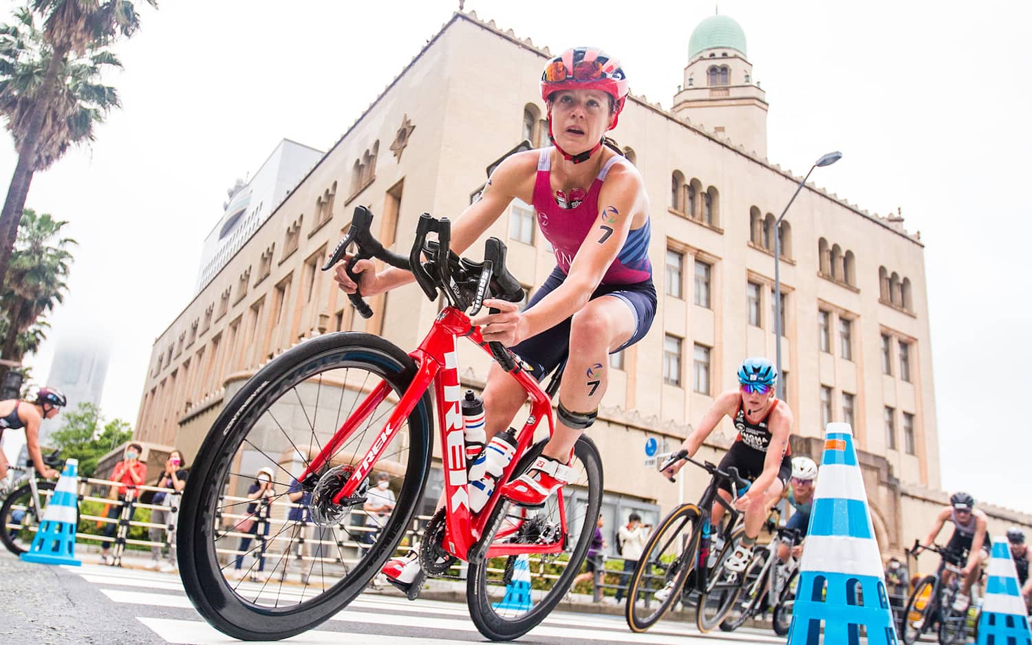 Taylor Knibb rides her bike in Yokohama 2022