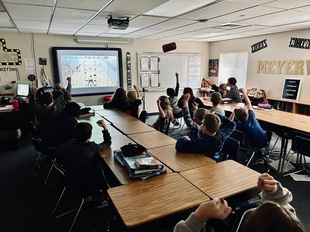 Redlands Middle School in Grand Junction, Colorado, class of Jen Meyer watching the LiveStream from the 2023 Pan American Championships