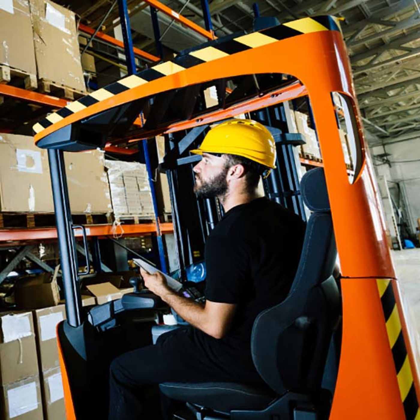 Targoncás állások, targoncás munkalehetőség. Állás akár szállással is.