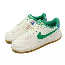 Foto Nike Air Force 1 LV8 3 'Sail'