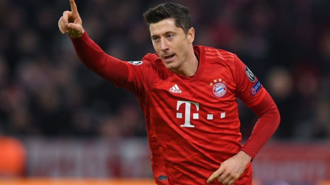 Lewandowski breaks Bundesliga goalscoring record Lewandowski breaks Bundesliga goalscoring record