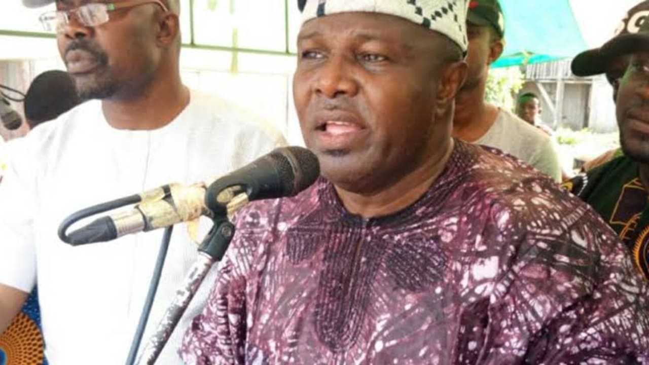 Tofowomo raises alarm over ocean surge in Ayetoro Tofowomo raises alarm over ocean surge in Ayetoro