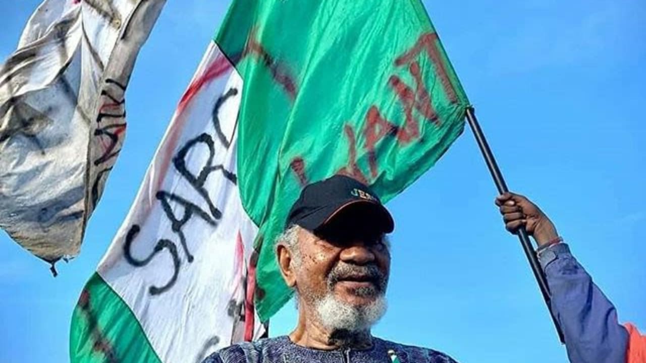 Actor Mofe Duncan’s 89 year-old dad supports #ENDSARS protest Actor Mofe Duncan’s 89 year-old dad supports #ENDSARS protest