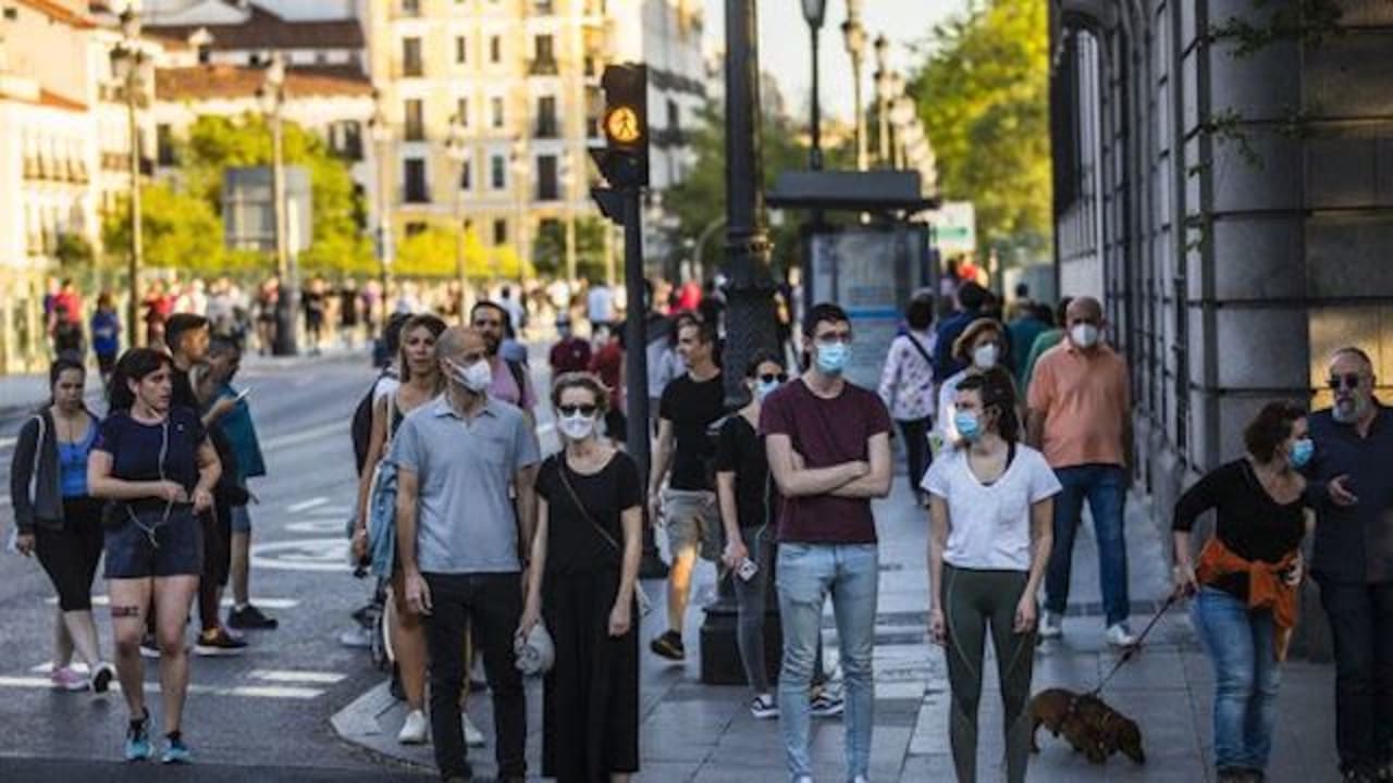 Spaniards again protest over strict coronavirus measures Spaniards again protest over strict coronavirus measures