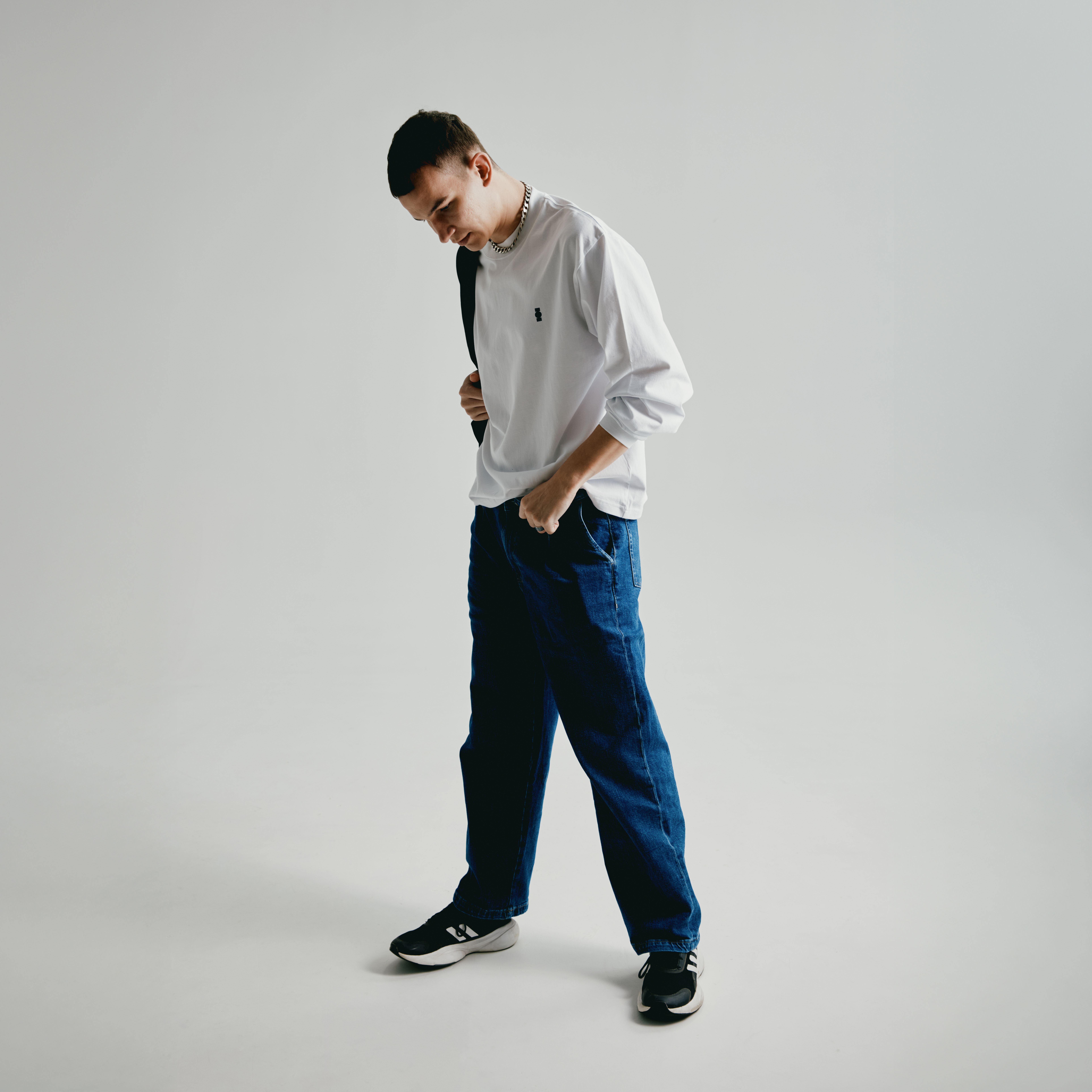 "No Waitlist Club" LS Tee With Sewn-In Watch Cloth Product Image 3