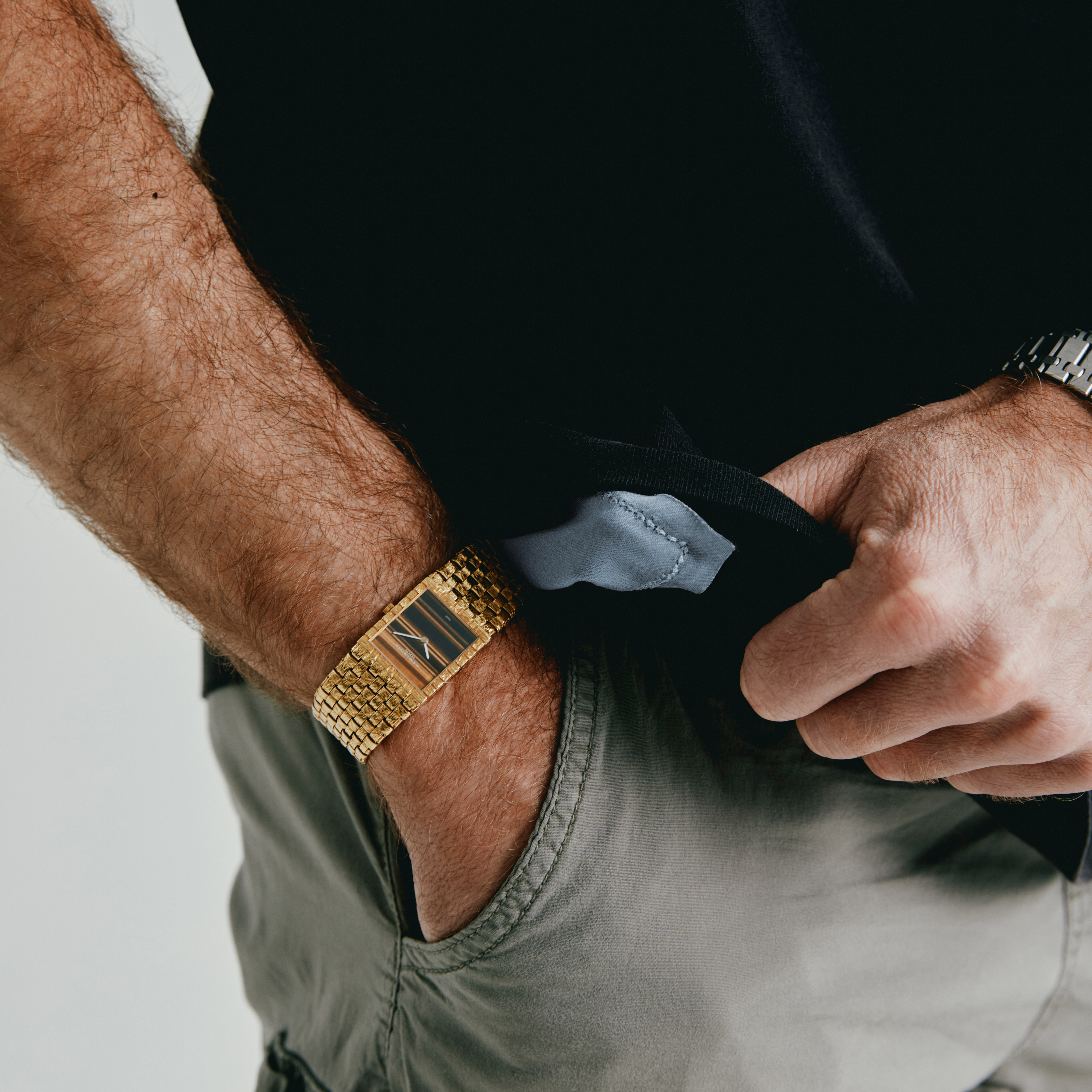 "No Waitlist Club" Tee With Sewn-In Watch Cloth Product Image 2
