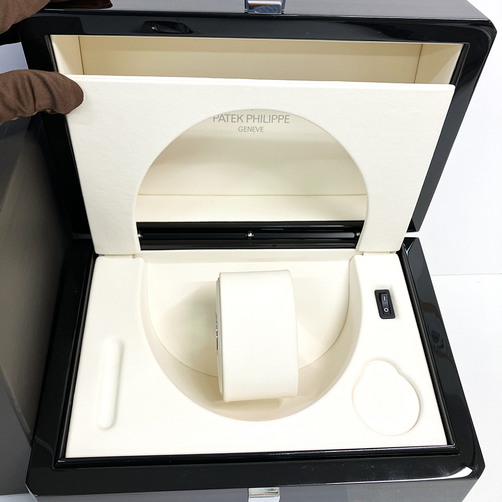 Perpetual Calendar White Gold White Dial 40mm Product Image 9