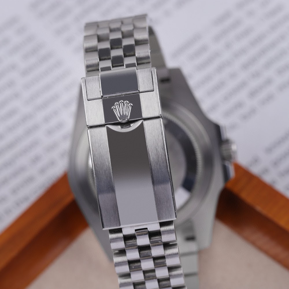 GMT-Master II Steel Jubilee Black Dial "Batgirl" 40mm Product Image 6