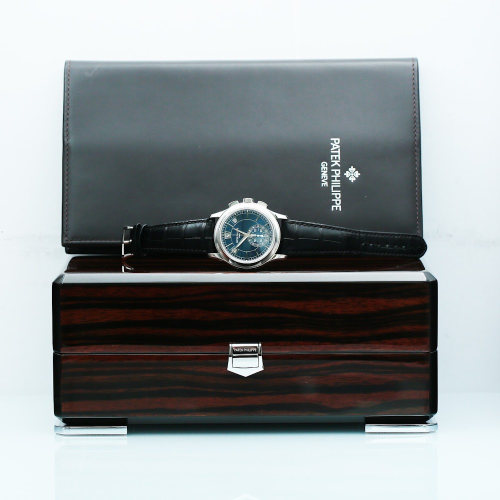 Complications Annual Calendar Chronograph Platinum Blue Dial 42mm Product Image 7