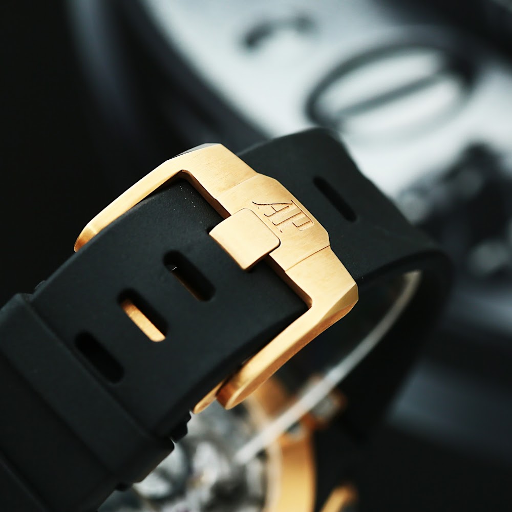 Royal Oak Offshore Chronograph Ceramic Black Dial 43mm Product Image 4