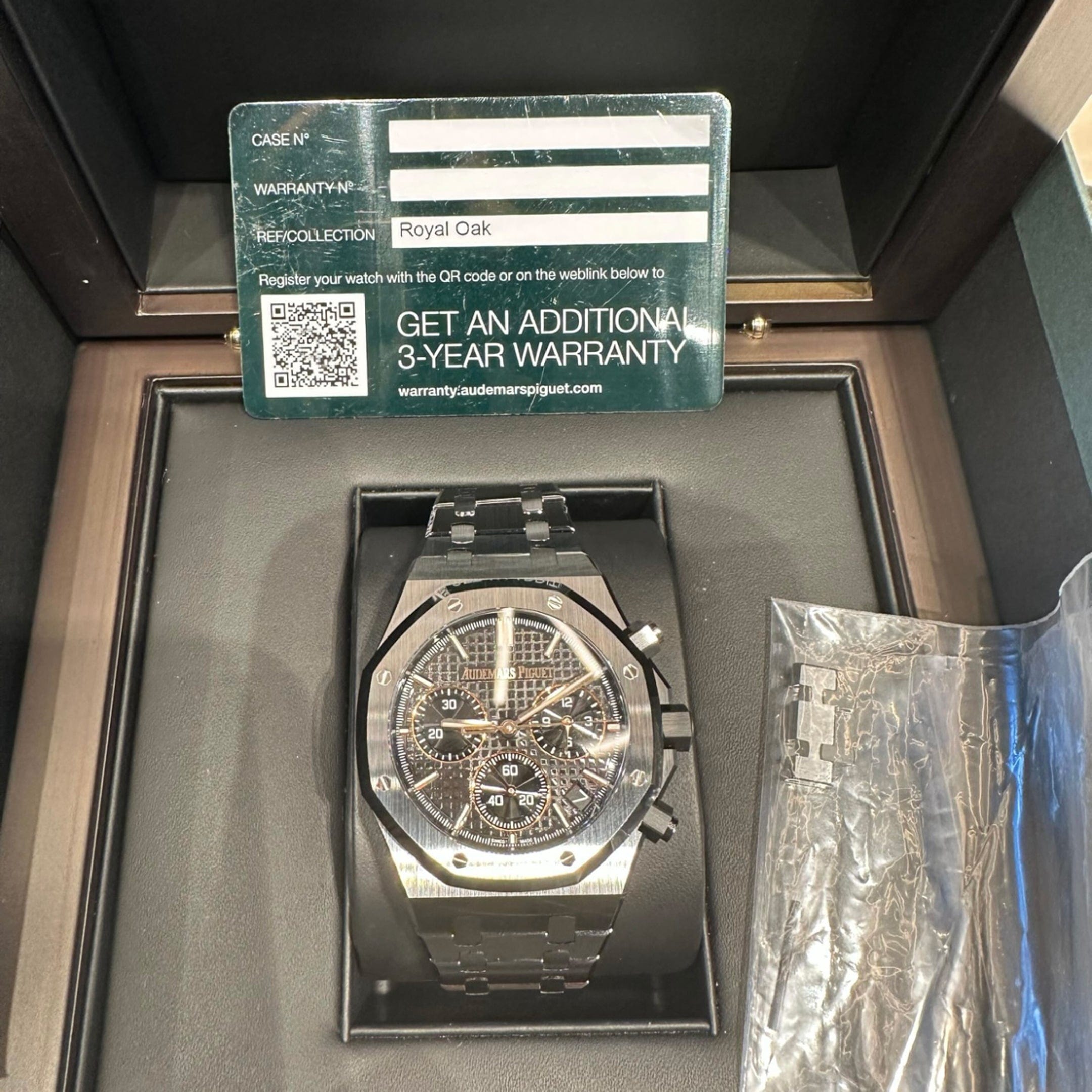 Royal Oak Chronograph Ceramic Black Dial 41mm Product Image 10