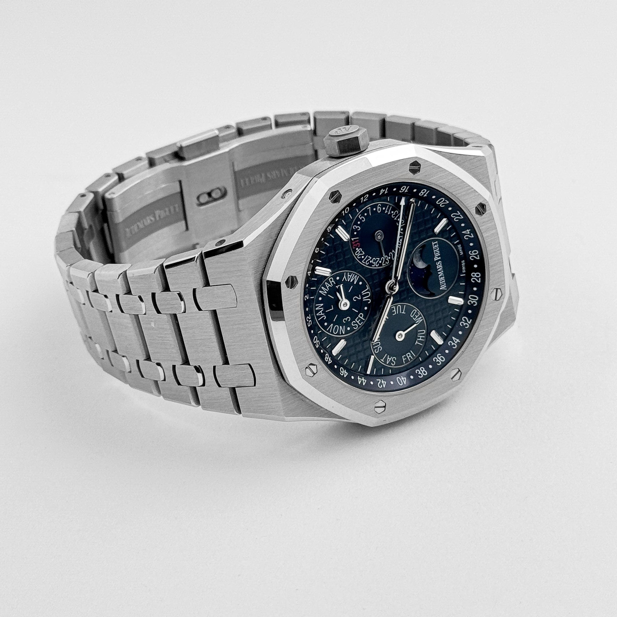 Royal Oak Perpetual Calendar Steel Blue Dial 41mm Product Image 3