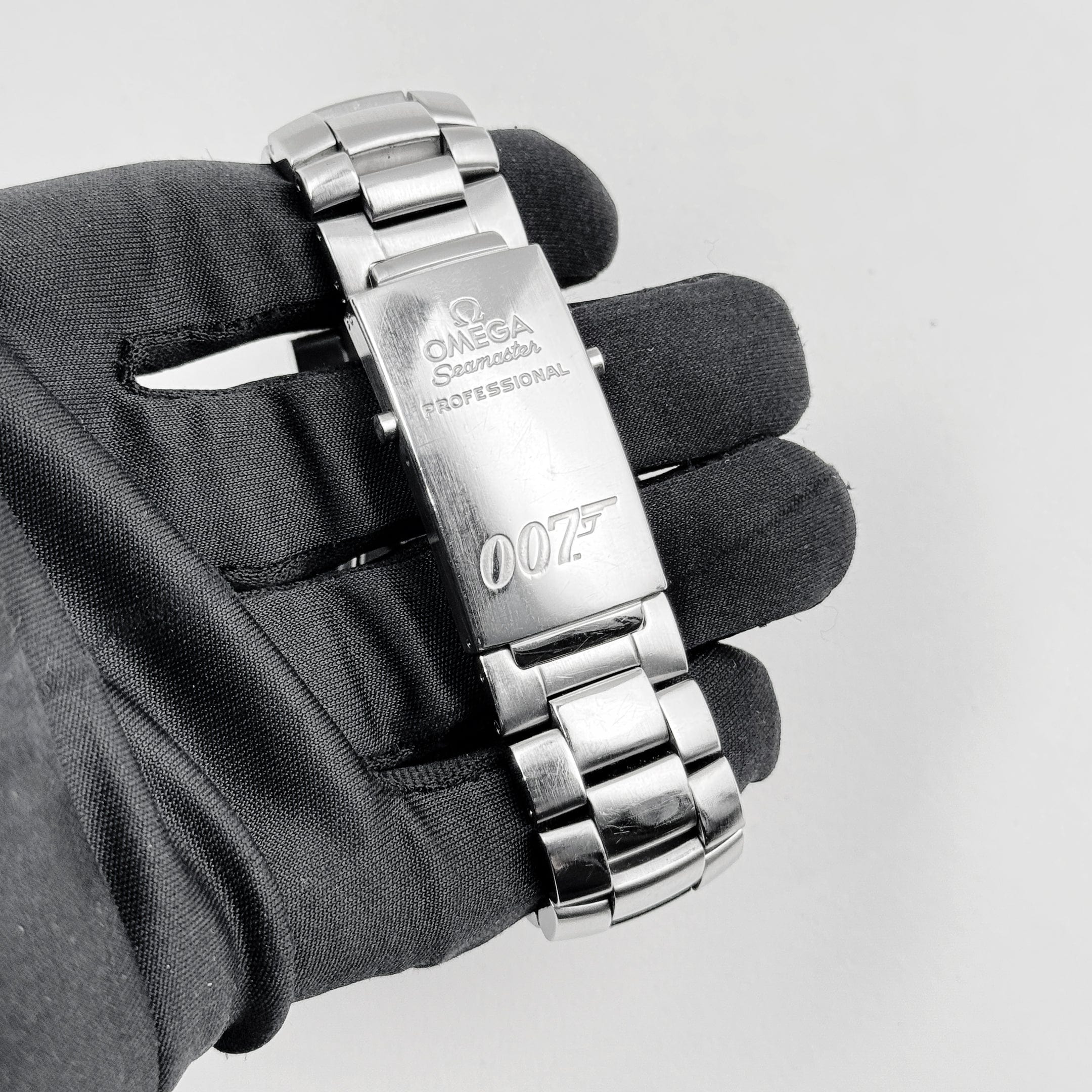 Seamaster Planet Ocean 600m "Quantum of Solace" Steel Black Dial 45mm Product Image 9