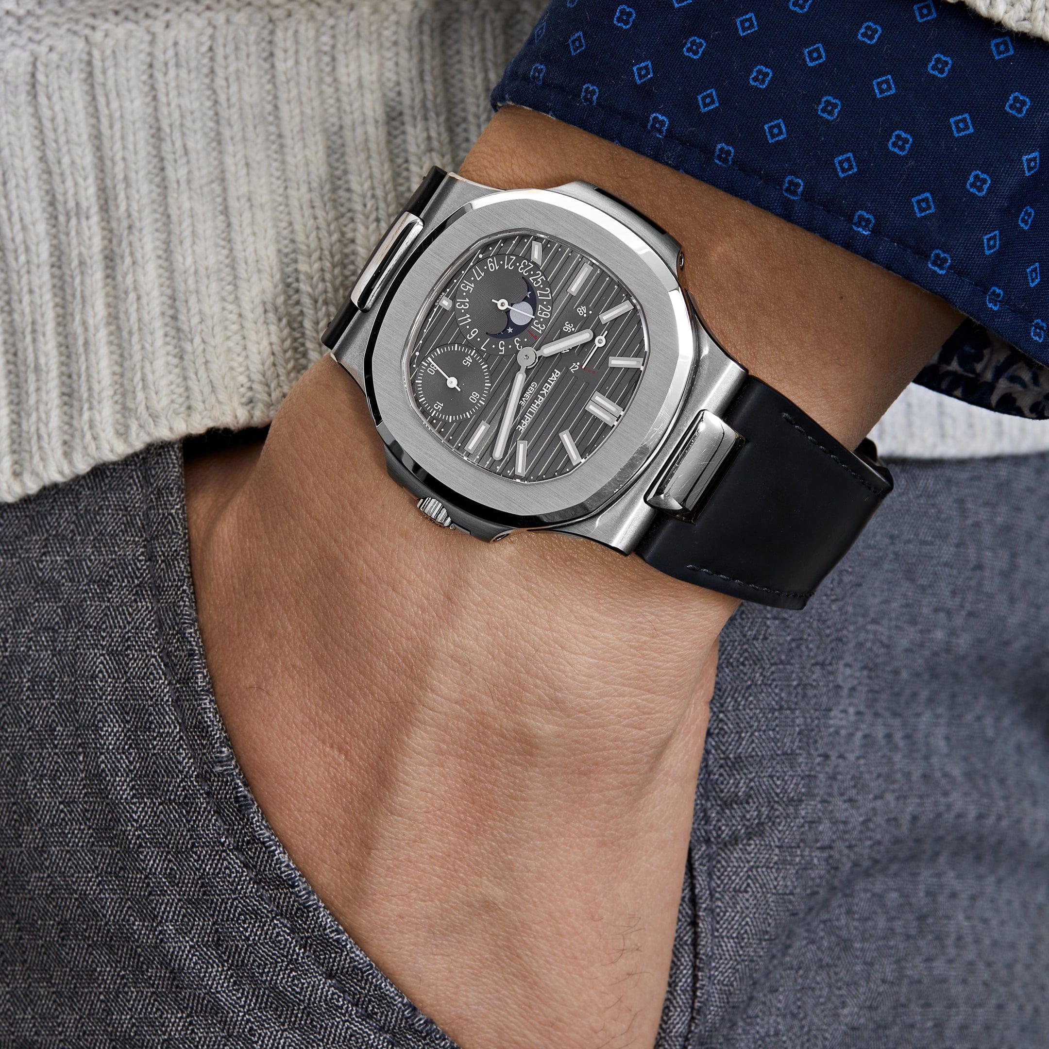 Nautilus Moonphase White Gold Grey Dial 40mm Product Image 8