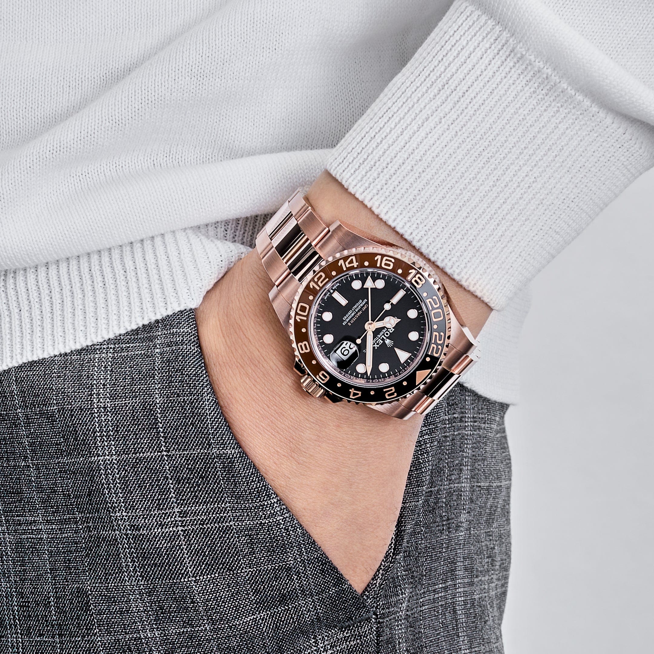 GMT-Master II "Rootbeer" Rose Gold Black Dial 40mm Product Image 7