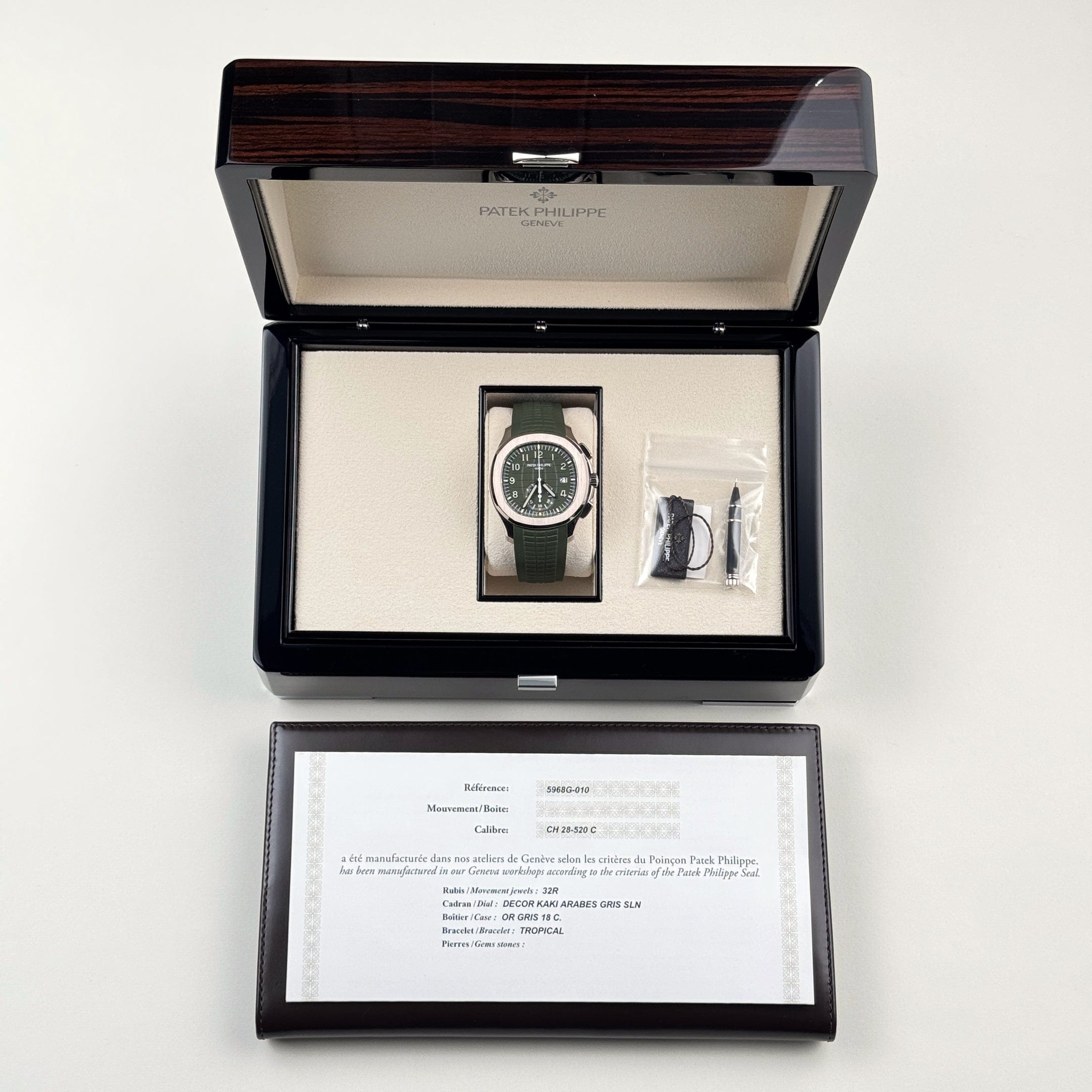 Aquanaut Chronograph White Gold Green Dial 42mm Product Image 10