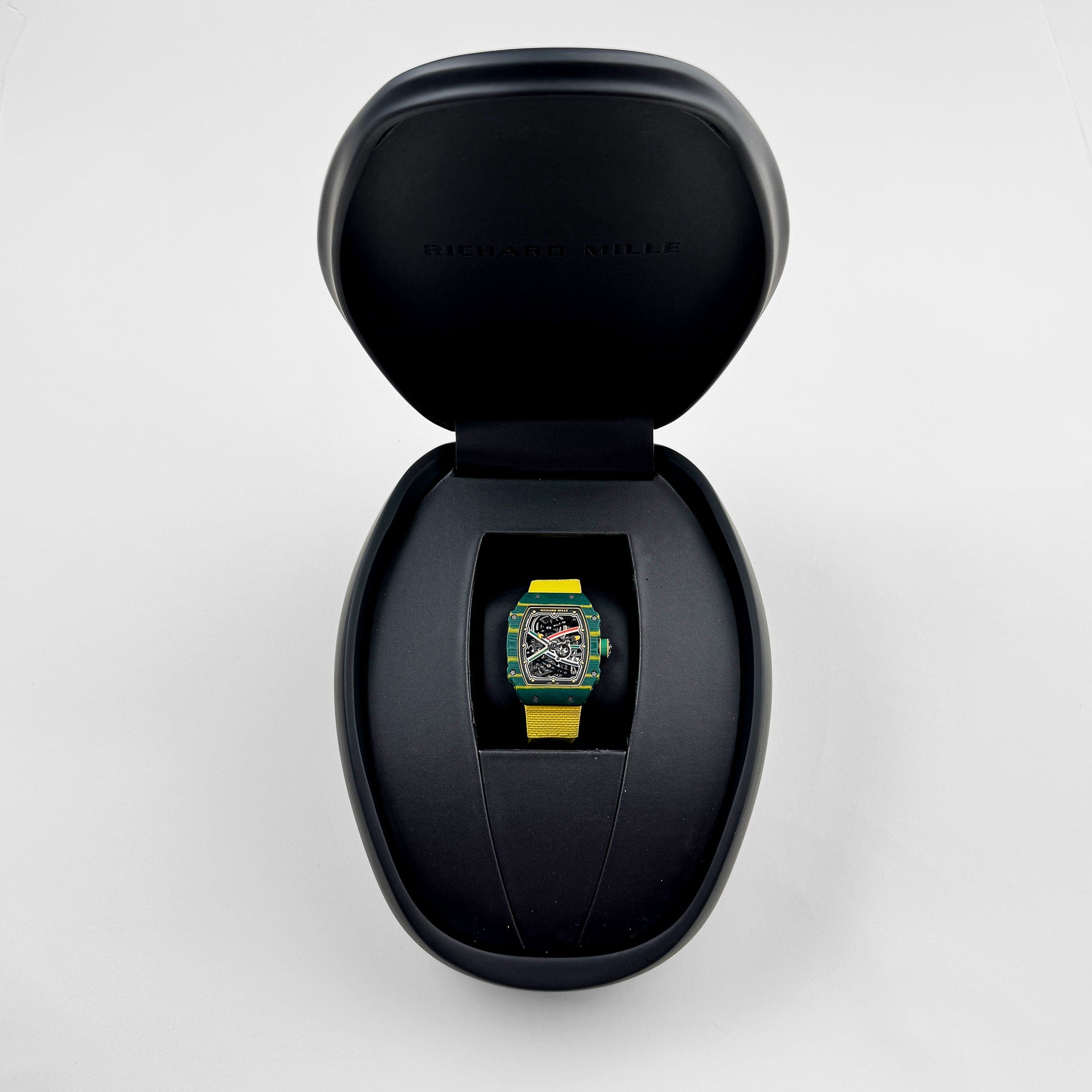 RM67-02 Wayde Van Niekerk Product Image 9